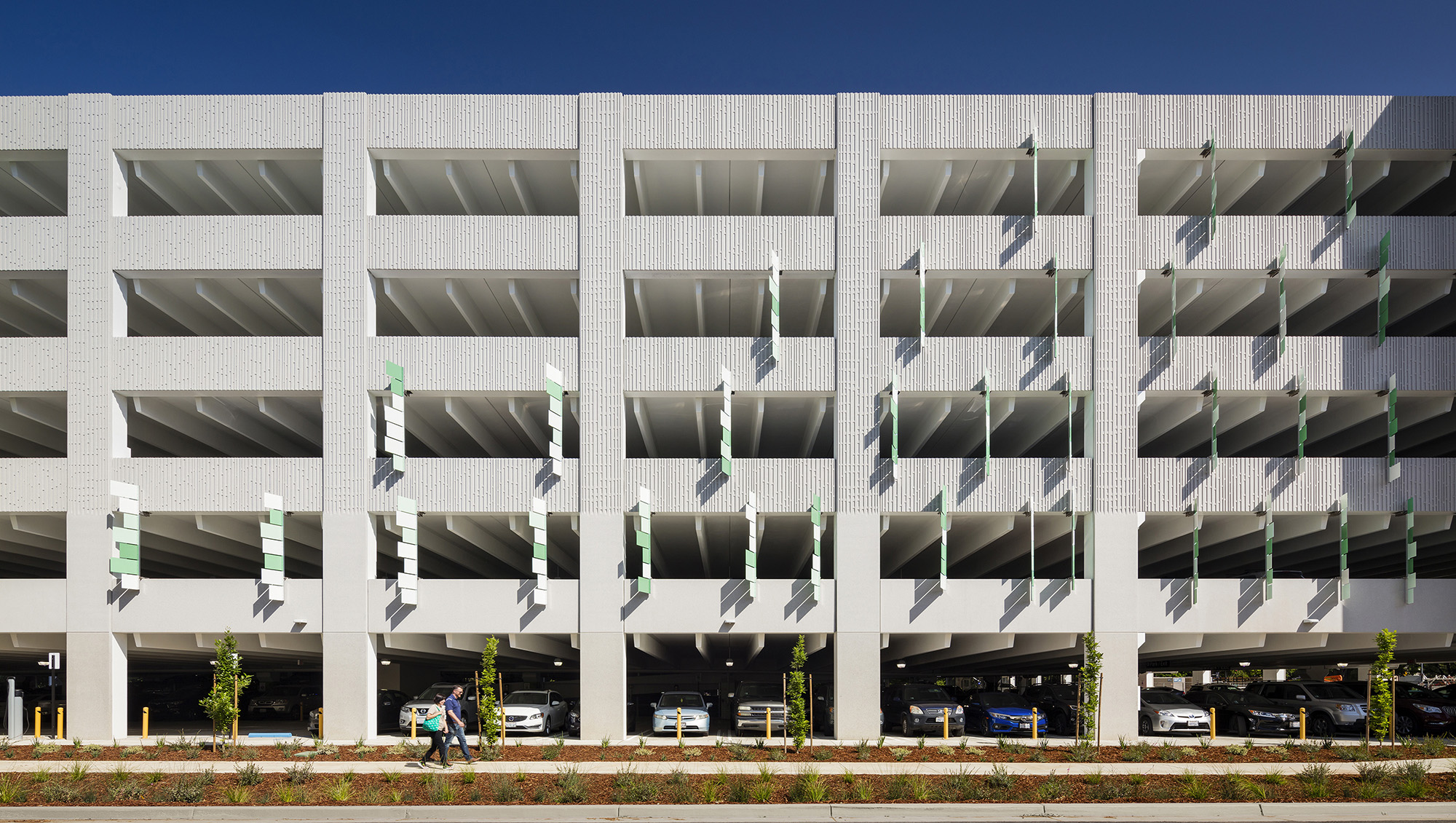 How Precast Builds Banner